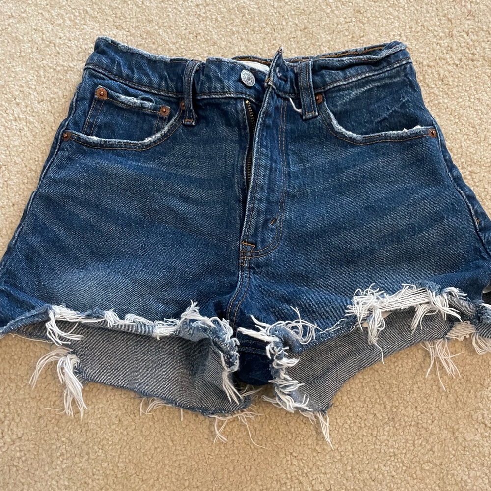 Abercrombie & Fitch “The Cutoff Short” — High Rise